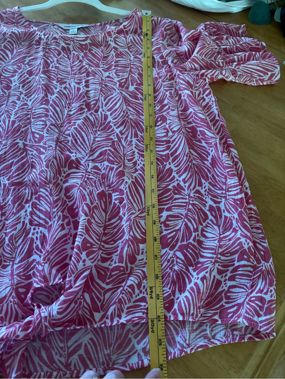 Counterparts Pink and White Leaf Tie-Front Flutter Sleeve Blouse - Picture 11 of 12